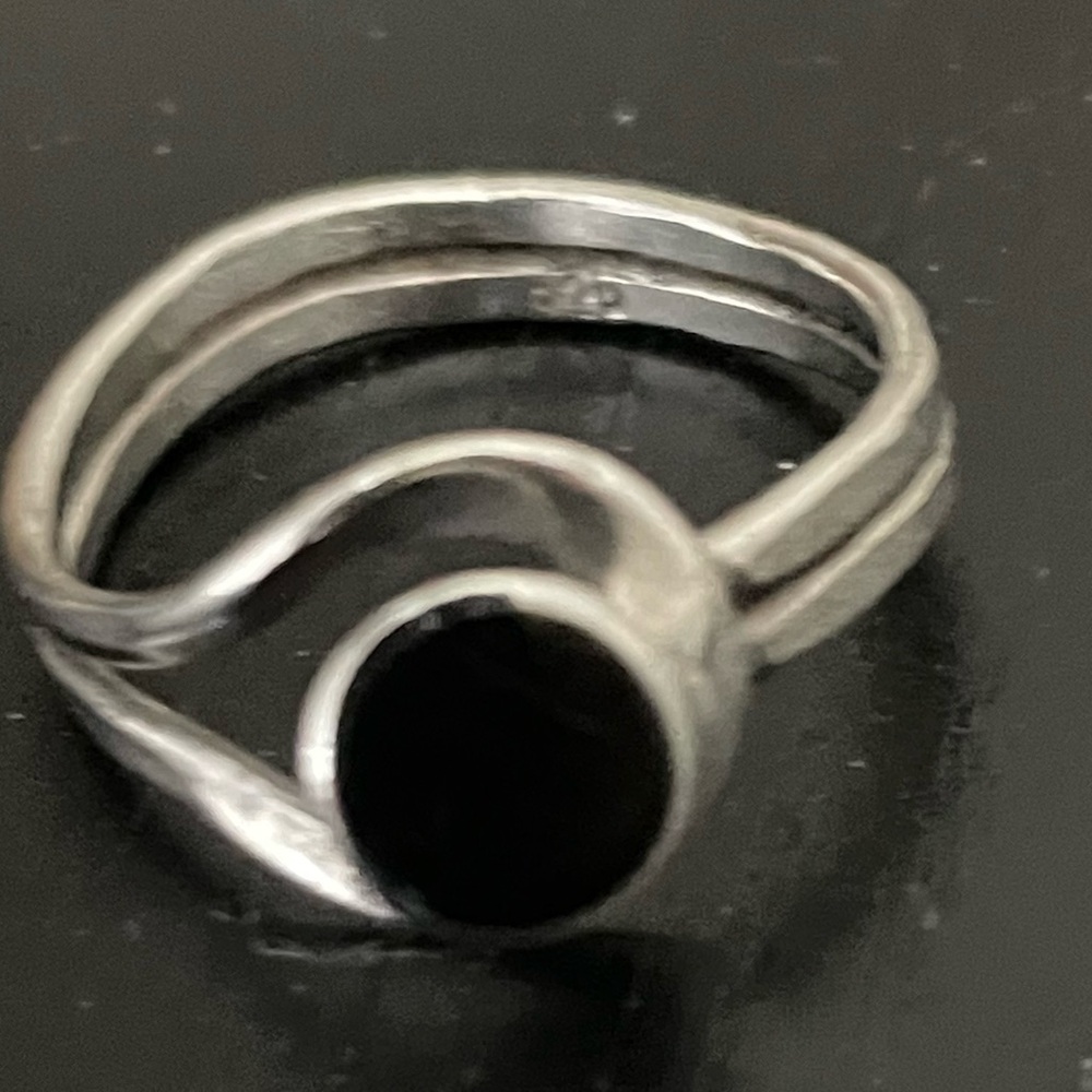 Vintage 925 Sterling Silver Modernist Ring with Black Onyx Stone